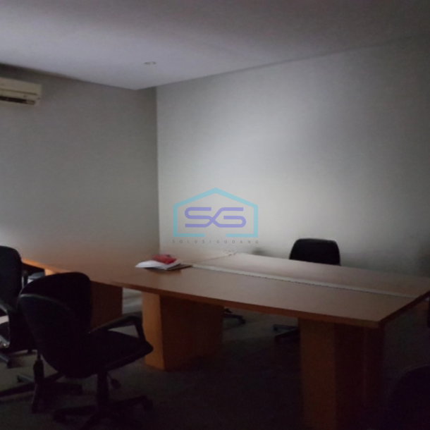 Disewakan Ruko Luas Bangunan  637 m² Lokasi Semarang-1
