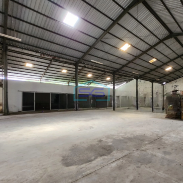 Disewakan Gudang Luas Bangunan 1680 m2 Lokasi Strategis di Semarang Barat-1