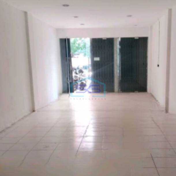 Disewakan Ruko Lokasi Strategis Luas Bangunan  230 m²  di Srengseng Jakarta Barat-4