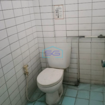 Disewakan Ruko Lokasi Strategis Luas Bangunan  230 m²  di Srengseng Jakarta Barat-2