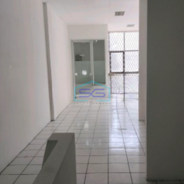 Disewakan Ruko Lokasi Strategis Luas Bangunan  230 m²  di Srengseng Jakarta Barat-1