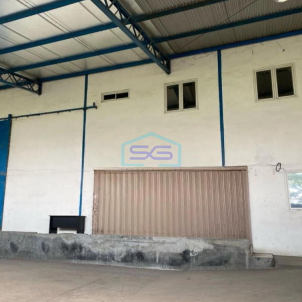 Disewakan Gudang Ada Loading Dock Luas Bangunan  2800 m² Lokasi Semarang Barat-4