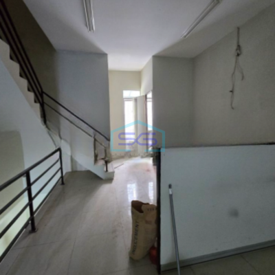 Disewakan Ruko 3 Lantai Luas Bangunan 222 m² Lokasi Candisari Semarang