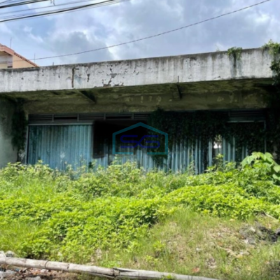 Dijual Bangunan Lama Hitung Tanah Strategis Pinggir Jalan Raya Semarang