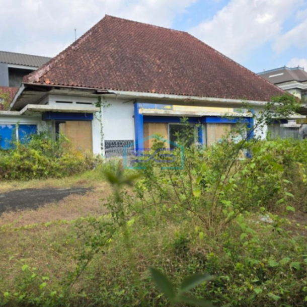 Disewakan Ruang Usaha Butuh Renovasi Luas Tanah 1057m2 di Yogyakarta-2