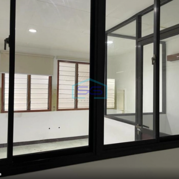 Disewakan Ruko Bangunan 1 Lantai Rapi Terawat Pinggir Jalan Raya Protokol Semarang LT 1085m2-4