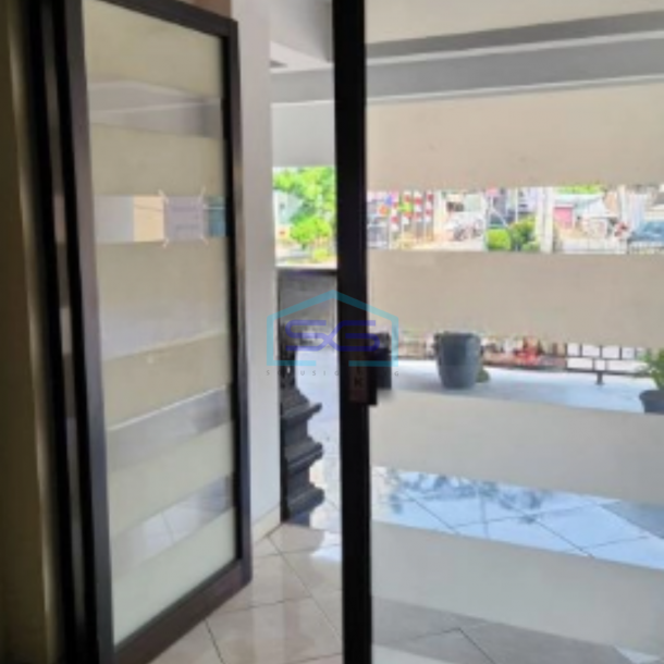 Disewakan Ruang Usaha Strategis di Dekat jl Pahlawan Semarang HGB Luas 50 m2-1