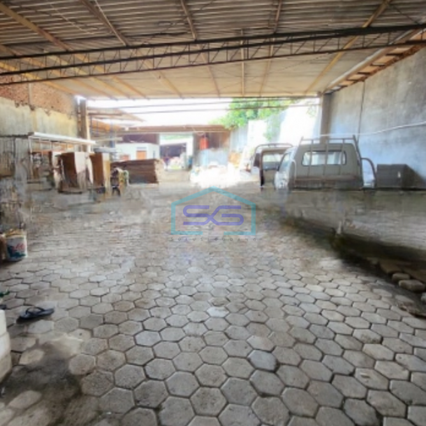 Dijual Ruang Usaha Luas Tanah  1536 m² Lokasi Strategis di Kedungmundu Semarang-1