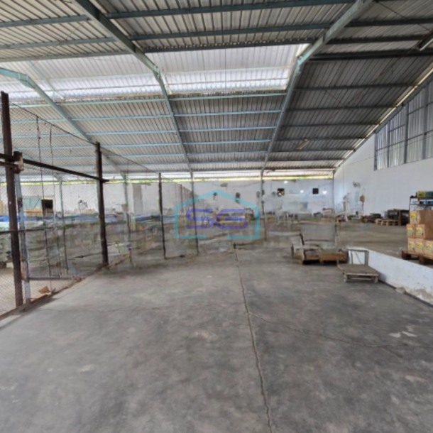 Dijual Gudang Lokasi Strategis di Semarang Luas Bangunan  4600 m²-4