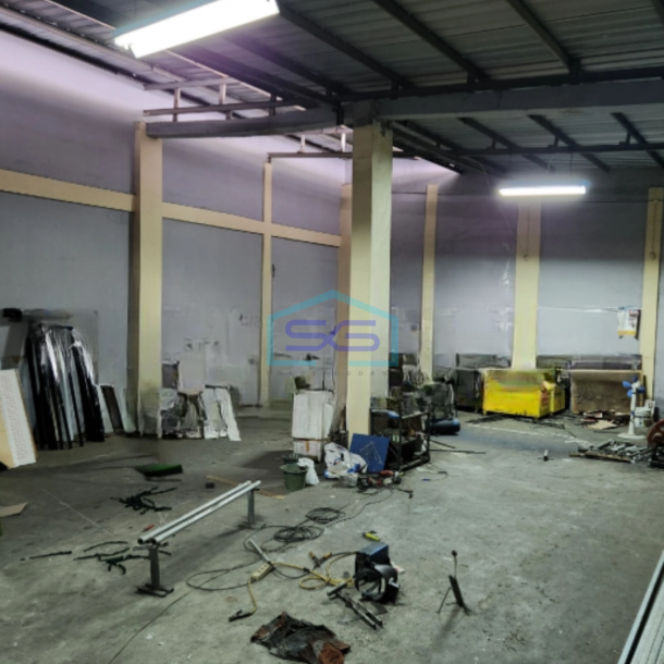 Dijual Kantor Luas Bangunan 600 m² Lokasi Semarang-2