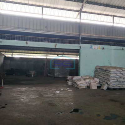 Dijual Gudang Akses Container 20 Feet di Teluk Naga Tangerang Luas Bangunan 1000 m²