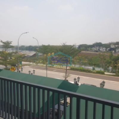 Dijual ruko hadap danau citra 8 cocok untuk investasi Jakarta Barat