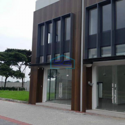 Disewakan Murah Ruko Hadap Jalan Raya di Jakarta Barat LB 100m2-1