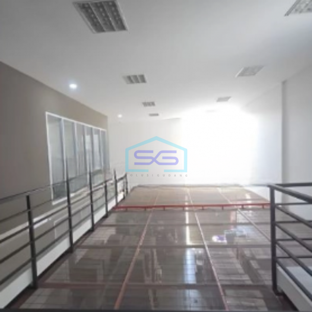 DIjual Gudang di Kawasan Taman Industri BSB City Semarang, Luas Bangunan  500 m²-1