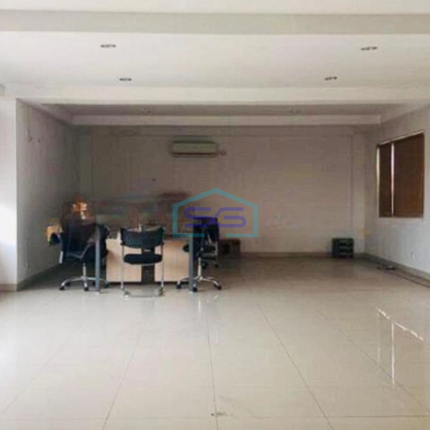 Dijual Gudang Sedayu Bizpark Cakung Jakarta Timur Hoek Corner Kantor 3 Lantai LB 630m2-2