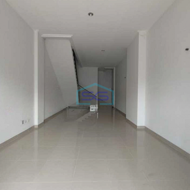 Dijual Ruko Sedayu City 2 Lantai Sudah Renovasi Luas Bangunan 270m2 di Jakarta Utara-4