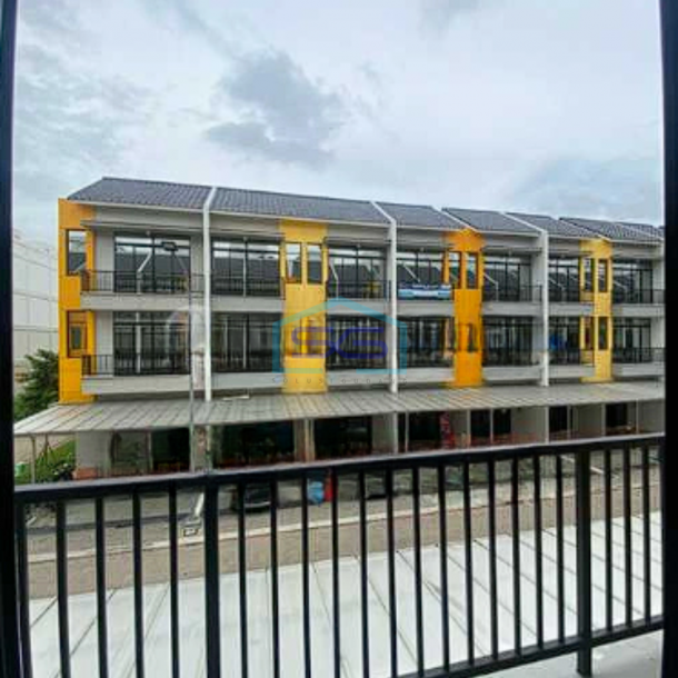 Disewakan Ruko 3 Lantai di Raya Kelapa Gading Jakarta Utara LB 212m2-1