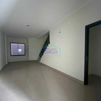 Disewakan Ruko 3 Lantai di Raya Kelapa Gading Jakarta Utara LB 212m2