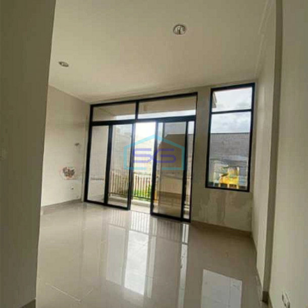 Disewakan Ruko Lokasi di Kelapa Gading Jakarta Utara Luas Bangunan 212m2-1