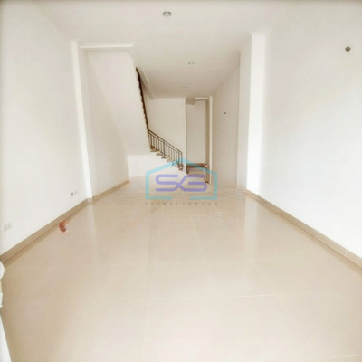 Disewakan Cepat Ruko 3 Lantai di Pantai Indah Kapuk Jakarta Utara LB 212m2