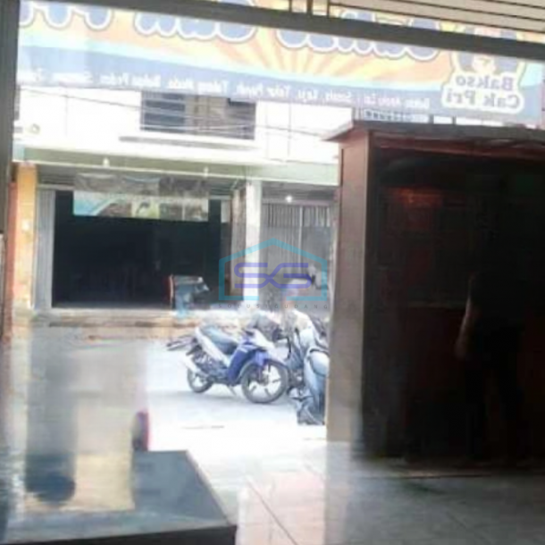 Dijual Ruko 2 Lantai Lokasi Strategis Luas Bangunan 180 m² di Pasuruan Jawa Timur-1