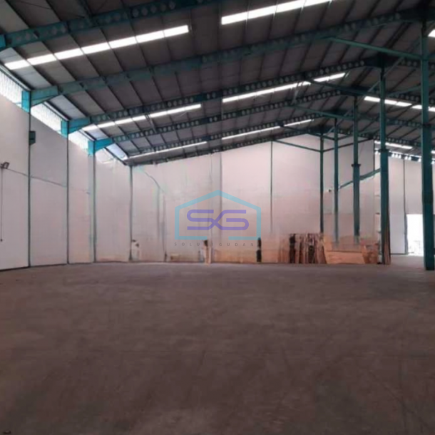 Disewakan Gudang Lokasi Rungkut Surabaya Luas Bangunan  2740 m²-1