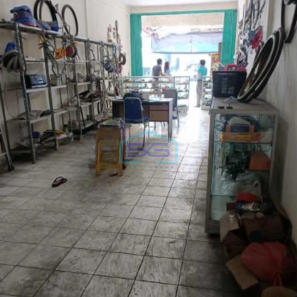 Dijual Ruko 2 Lantai Luas Bangunan 128 m² Lokasi Bebas Banjir di Surabaya-3