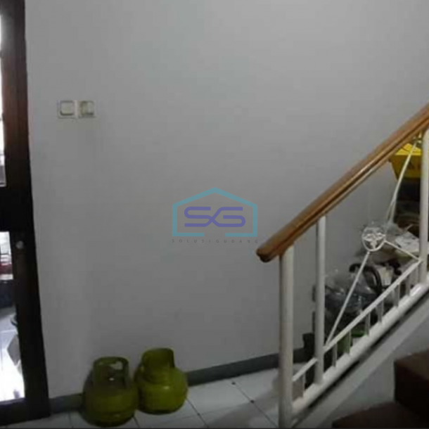 Dijual Ruko 3 Lantai Lokasi Bebas Banjir di Surabaya Luas Bangunan 320 m²-2