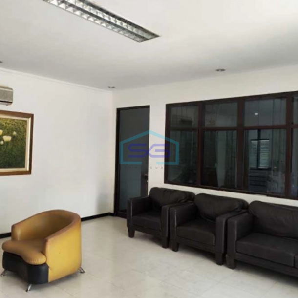 Dijual Gudang Ada Kantor dan Lift Barang Luas Bangunan  3272 m² di Waru Sidoarjo-2