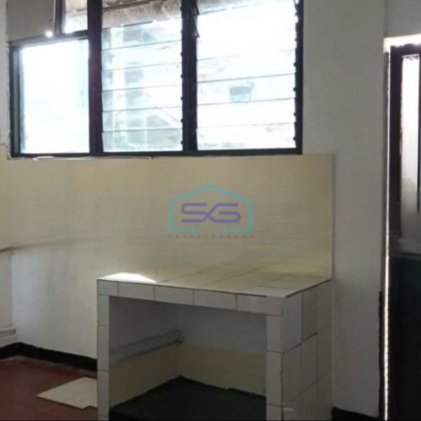 Disewakan Ruko Luas Bangunan  153 m² 2 Lantai di Waru Sidoarjo-1