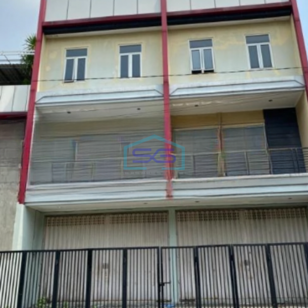 Disewakan Ruko 3 Lantai Luas Bangunan  198 m² di Rungkut Surabaya-3
