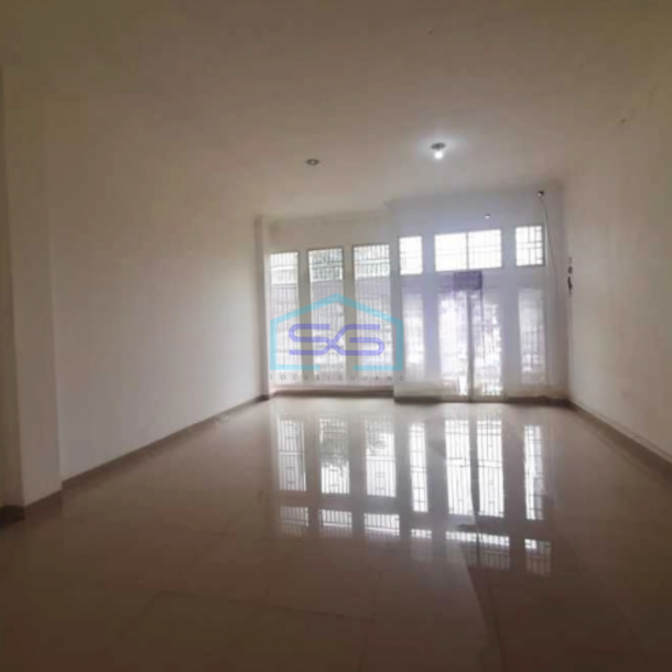 Disewakan Ruko 3 Lantai Luas Bangunan 270 m² di Rungkut Surabaya-3