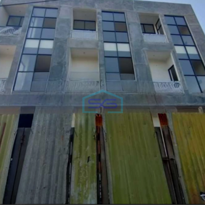Dijual Ruko Luas Tanah  100 m² Lokasi Strategis Area Parkir Luas di Rungkut Surabaya