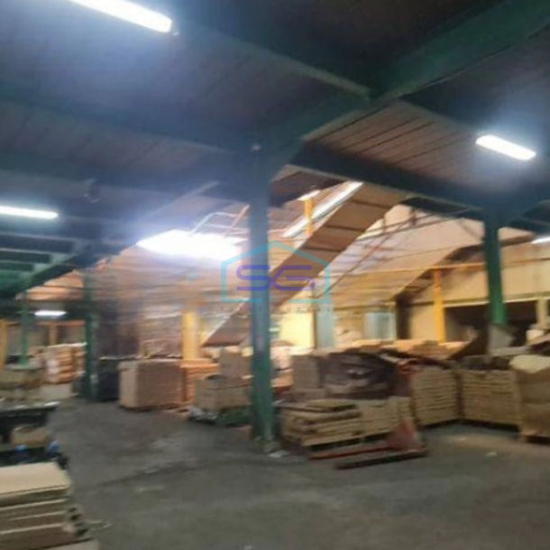 Dijual Gudang Bisa Masuk Container Luas Bangunan  2300 m² di Kapuk Kamal Jakarta Barat-3