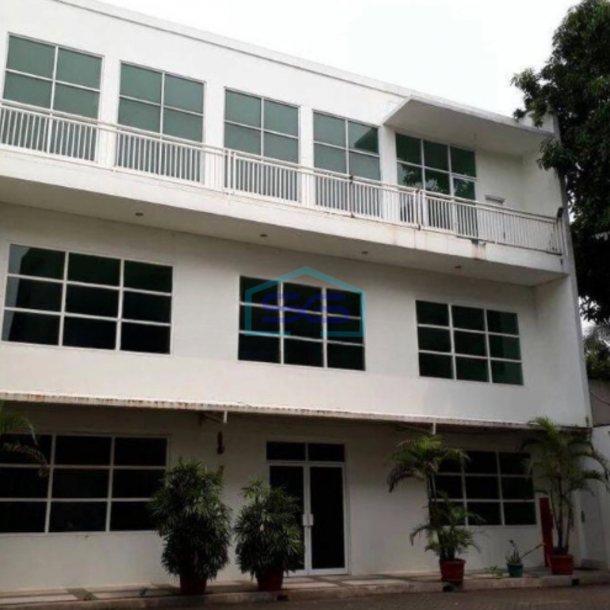 Dijual Pabrik Akses Container 40 Feet Luas Bangunan  15000 m² di Cimone Tangerang-1