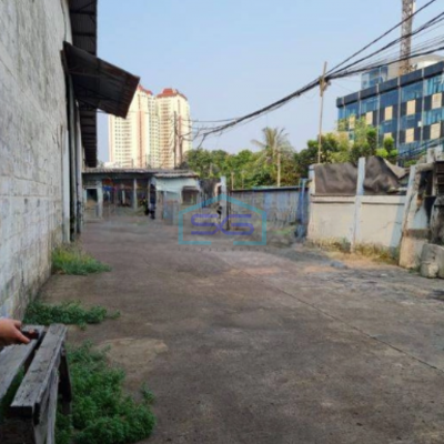 Disewakan Gudang Pinggir Jalan Raya Pluit Jakarta Utara Luas Bangunan  2211 m²-2