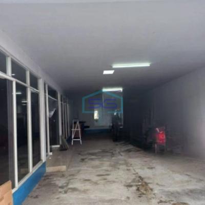 Disewakan Gudang Plus Kantor Luas Tanah 630 m² Akses Container 20 Feet di Duri Kosambi Jakarta Barat