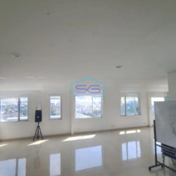 Dijual Gudang Luas Tanah  1724 m² Lokasi Bebas Banjir di Cipondoh Tangerang-1