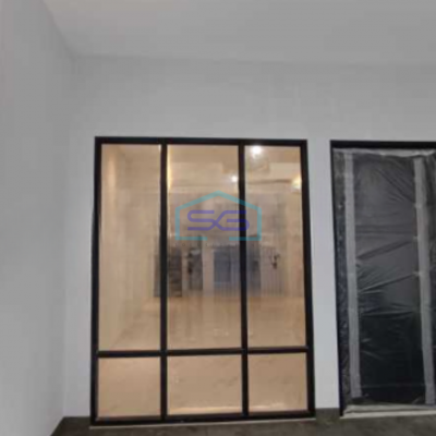 Dijual Ruko 3 Lantai Luas Bangunan 200 m²  Lokasi Bebas Banjir di Jelambar Jakarta Barat