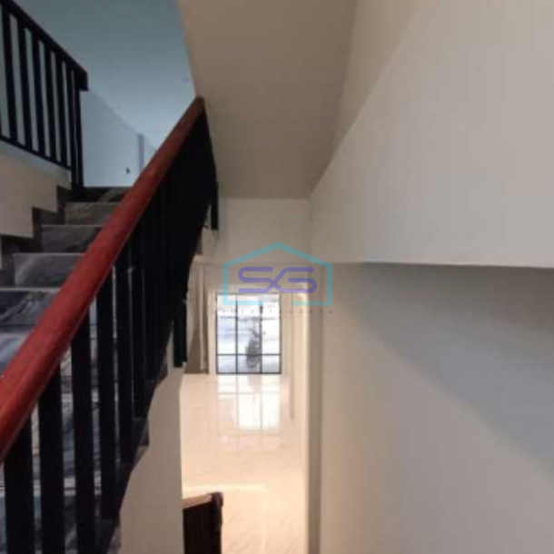 Dijual Ruko 3 Lantai Luas Bangunan 200 m²  Lokasi Bebas Banjir di Jelambar Jakarta Barat-2