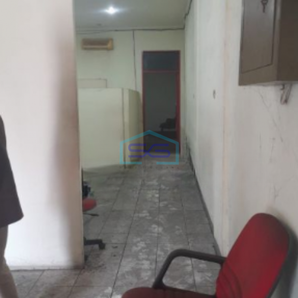 Dijual Ruko Lokasi Pinggir Jalan di Jakarta Pusat Luas Tanah 115 m²-2