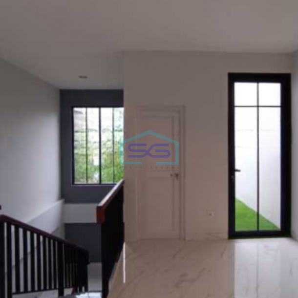 Dijual Ruko 3 Lantai Luas Bangunan 200 m² di Jelambar Jakarta Barat-2