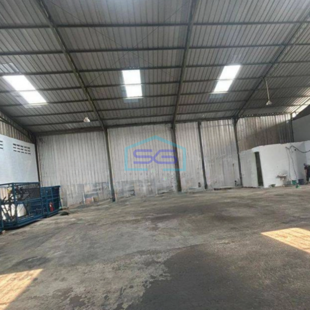 Disewakan Gudang Kav DPR Cipondoh Tangerang Luas Tanah 800 m²-1