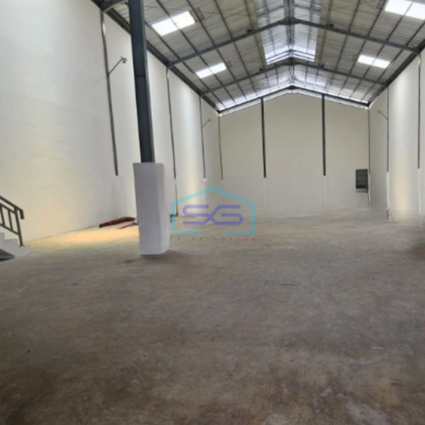 Disewakan Gudang Luas Tanah 750 m² Lokasi Bebas Banjir di Kapuk Kamal Jakarta Barat-1