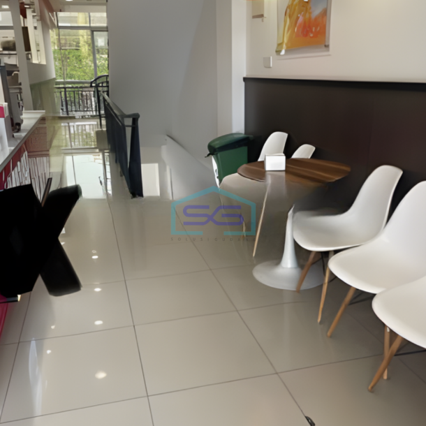 Disewakan Ruko Luas Bangunan   270 m² di Pantai Indah Kapuk Jakarta Utara-1