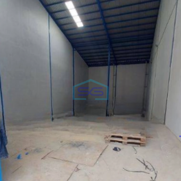 Disewakan Gudang Luas Bangunan 400 m² Lokasi Bebas Banjir di Kalideres Jakarta Barat Akses Container 40 feet-2