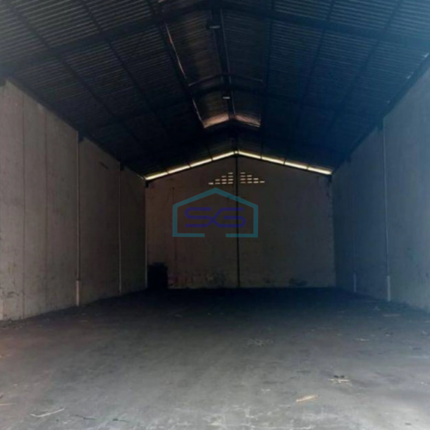 Disewakan Gudang Luas Bangunan 400 m² Lokasi Bebas Banjir di Kalideres Jakarta Barat Akses Container 40 feet-1