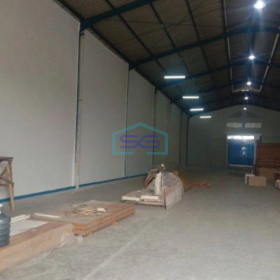 Disewakan Gudang di Benda Tangerang Luas Tanah 1100 m² Akses Container 40 Feet