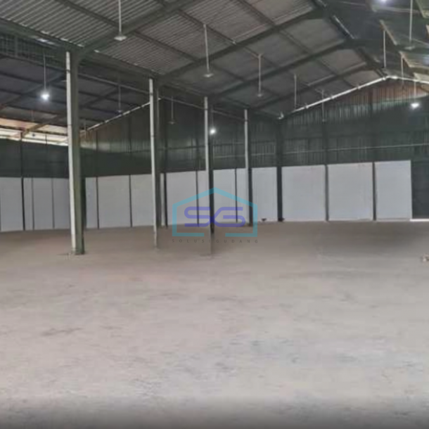 Disewakan Gudang Baru Berlokasi di Pinggir Jalan Raya Cileungsi Bogor Luas Bangunan 1100m2-1