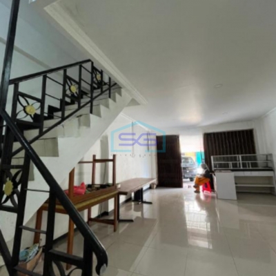 Disewakan Ruko Sentral Niaga di Harapan Indah Bekasi Luas Bangunan 200m2